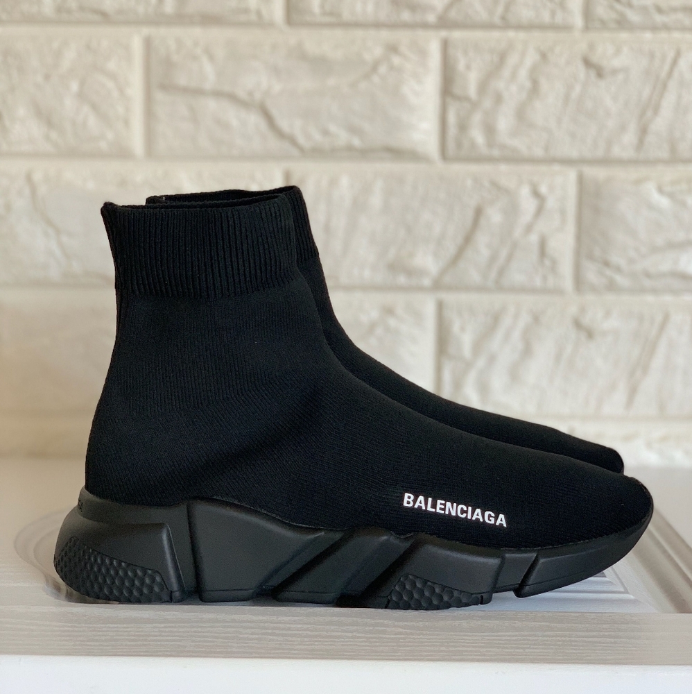 BALENCIAGA MENS SPEED SNEAKER (SZ.8)